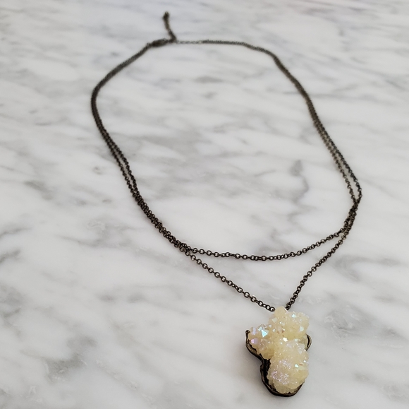 { Necklace } - Picture 1 of 4